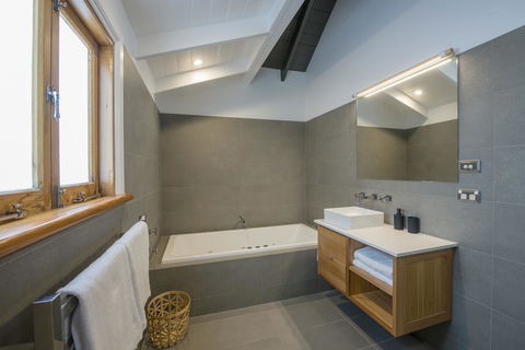 Beach Huts Middleton - ACT Tourism 6