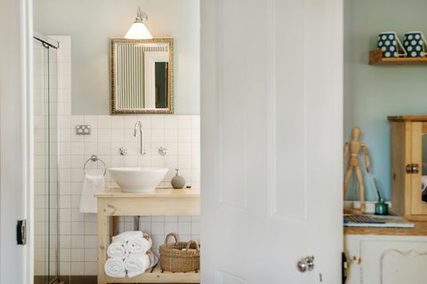 Beach Huts Middleton - ACT Tourism 43