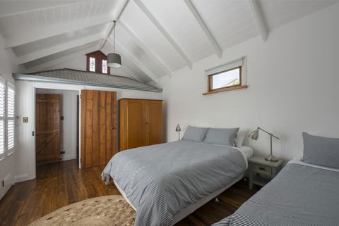 Beach Huts Middleton - ACT Tourism 5