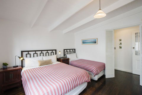 Beach Huts Middleton - ACT Tourism 4