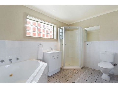 Heritage House Motel & Units - ACT Tourism 25