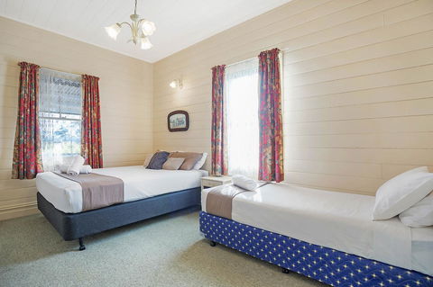 Heritage House Motel & Units - ACT Tourism 15