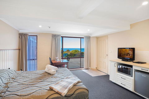 Heritage House Motel & Units - ACT Tourism 1