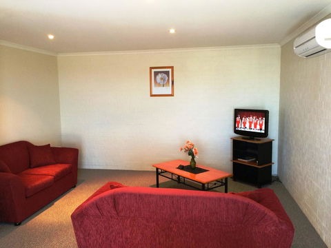 Heritage House Motel & Units - ACT Tourism 30