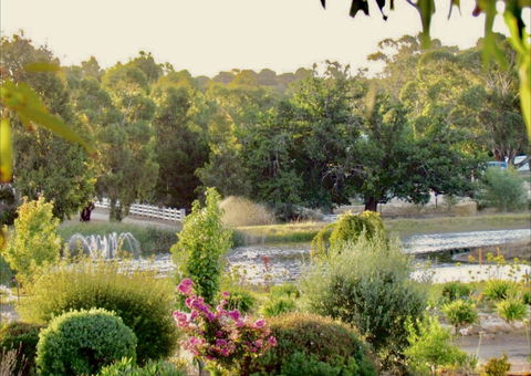The Lake House Retreat - ACT Tourism 20