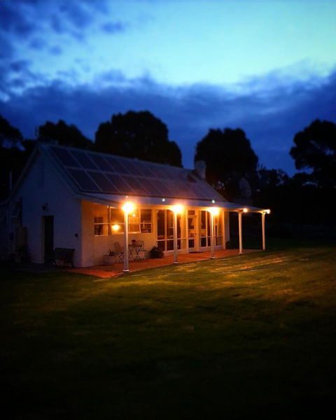 The Lake House Retreat - ACT Tourism 23