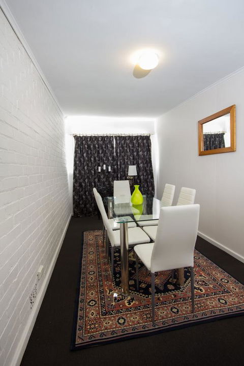 Cowan Street Bungalow - ACT Tourism 12