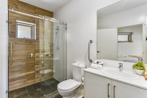 Bonnies Of Beachport - ACT Tourism 4