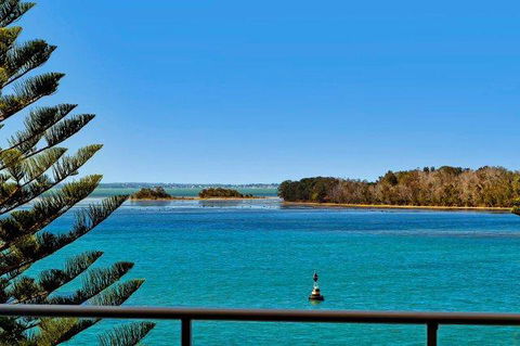 Lakeside Waterfront Apartment The Entrance - ACT Tourism 34