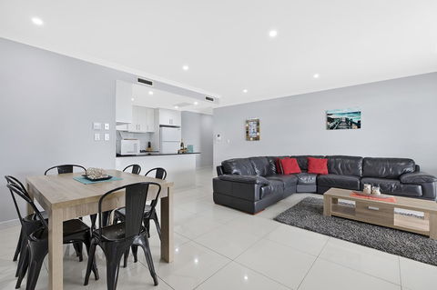 Lakeside Waterfront Apartment The Entrance - ACT Tourism 5