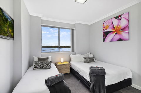 Lakeside Waterfront Apartment The Entrance - ACT Tourism 10