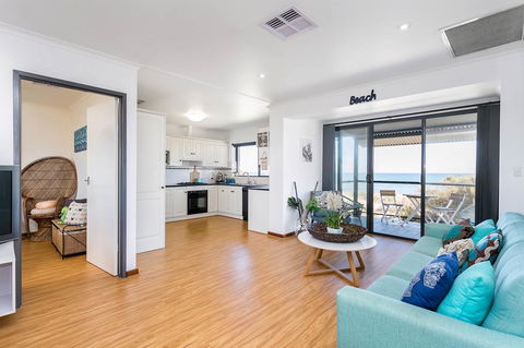 Blissful Beachfront Beachouse - ACT Tourism 7