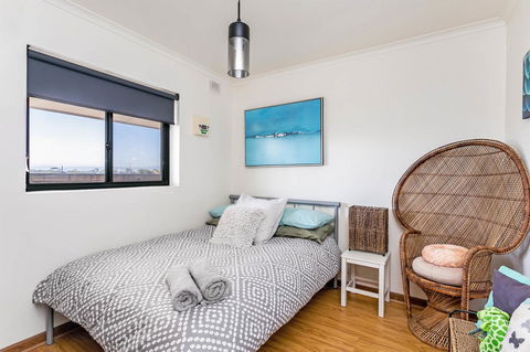 Blissful Beachfront Beachouse - ACT Tourism 13