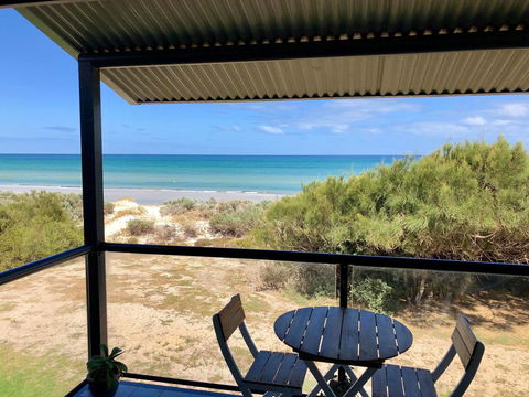 Blissful Beachfront Beachouse - ACT Tourism 16