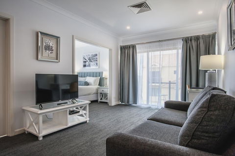 Marina Hotel - ACT Tourism 9