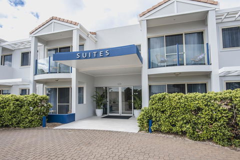 Marina Hotel - ACT Tourism 20