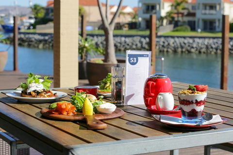 Marina Hotel - ACT Tourism 40