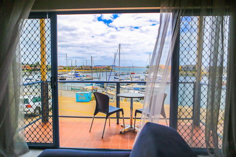 Marina Hotel - ACT Tourism 29