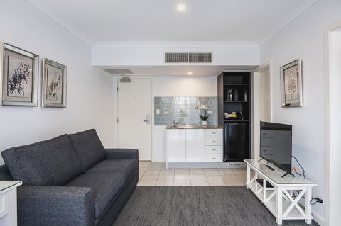 Marina Hotel - ACT Tourism 16