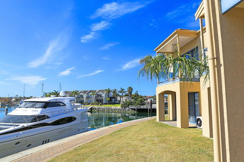 Marina Hotel - ACT Tourism 27