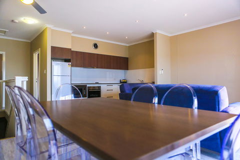 Marina Hotel - ACT Tourism 33