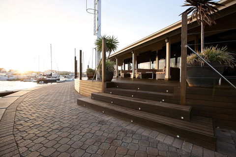 Marina Hotel - ACT Tourism 37
