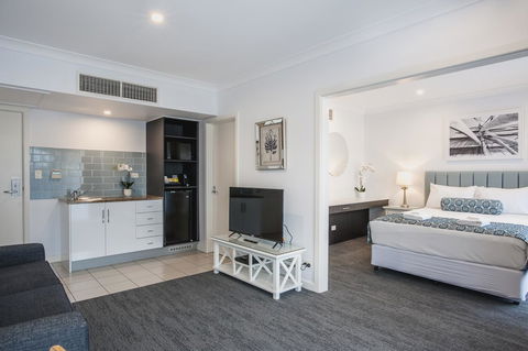 Marina Hotel - ACT Tourism 26