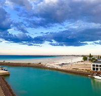 Ocean View Luxury Apartment  Suite - ACT Tourism