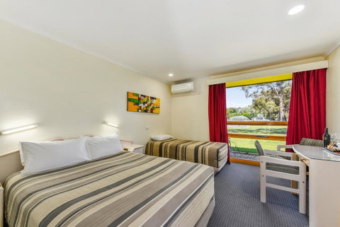 William Macintosh Motor Lodge - ACT Tourism 14