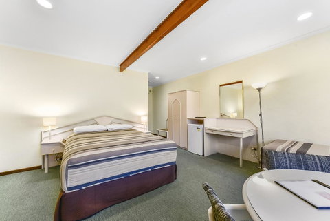 William Macintosh Motor Lodge - ACT Tourism 23