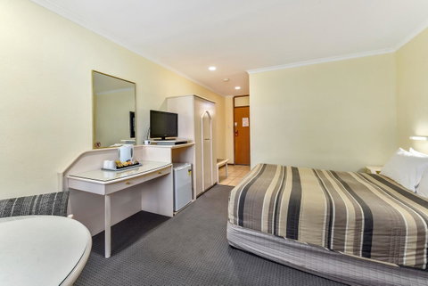 William Macintosh Motor Lodge - ACT Tourism 16
