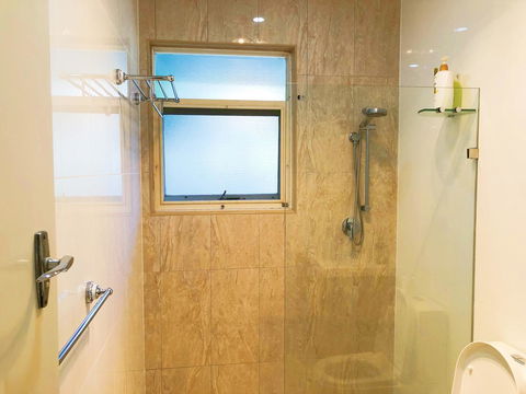 Beautiful Garden House - ACT Tourism 19