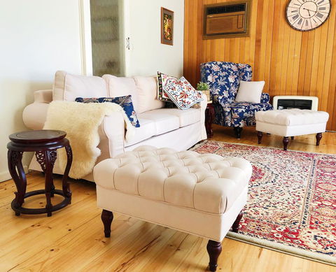 Beautiful Garden House - ACT Tourism 0