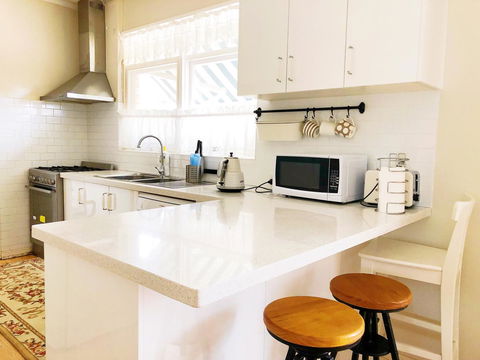 Beautiful Garden House - ACT Tourism 15