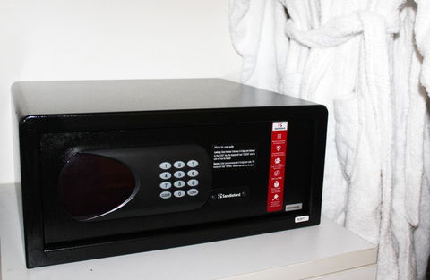 Hotel Grand Chancellor Adelaide - ACT Tourism 24