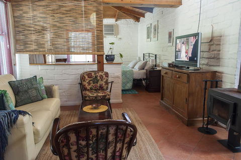Trevalia Accommodation - ACT Tourism 1