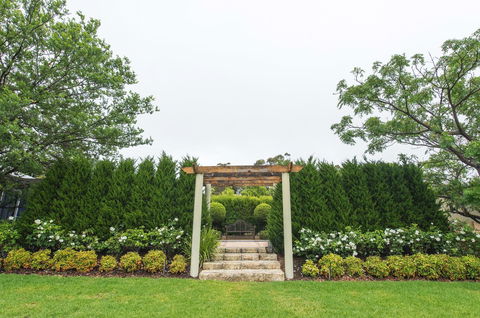 S T U D I O 22 Peaceful Retreat With Garden Views - ACT Tourism 10
