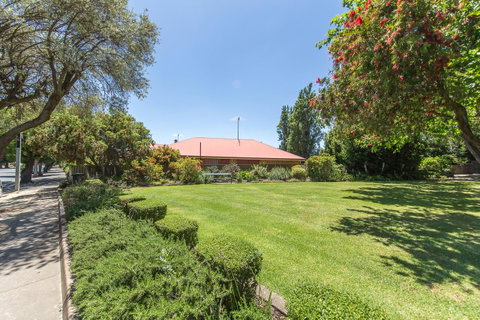 Tanunda\'s Magpie House - ACT Tourism 30