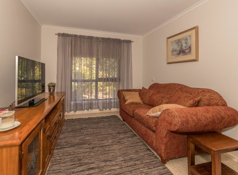 Tanunda\'s Magpie House - ACT Tourism 9