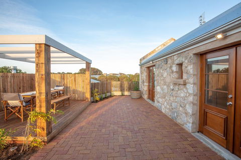 Lucy's Cottage - ACT Tourism 23