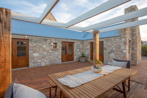 Lucy's Cottage - ACT Tourism 18