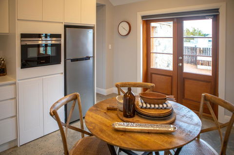 Lucy's Cottage - ACT Tourism 11