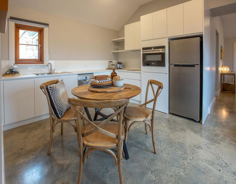 Lucy's Cottage - ACT Tourism 9