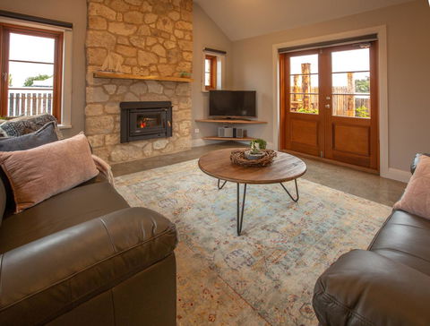 Lucy's Cottage - ACT Tourism 7