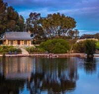 Stonewell Cottages and Vineyards - ACT Tourism