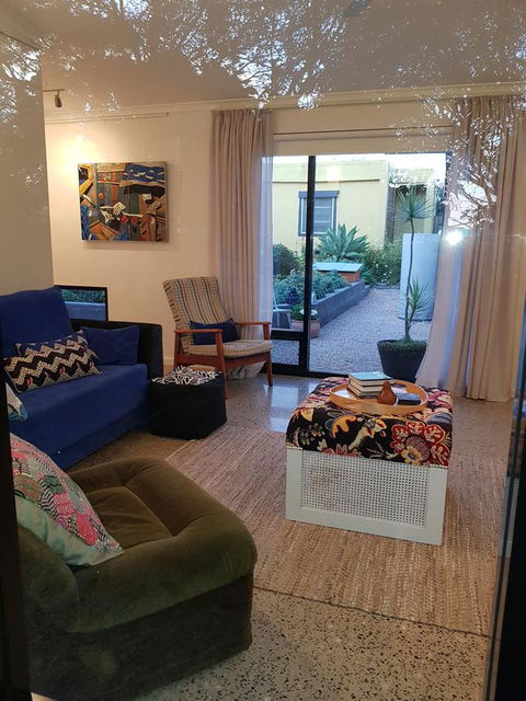 Sinclair Eco House - ACT Tourism 10
