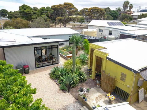 Sinclair Eco House - ACT Tourism 15