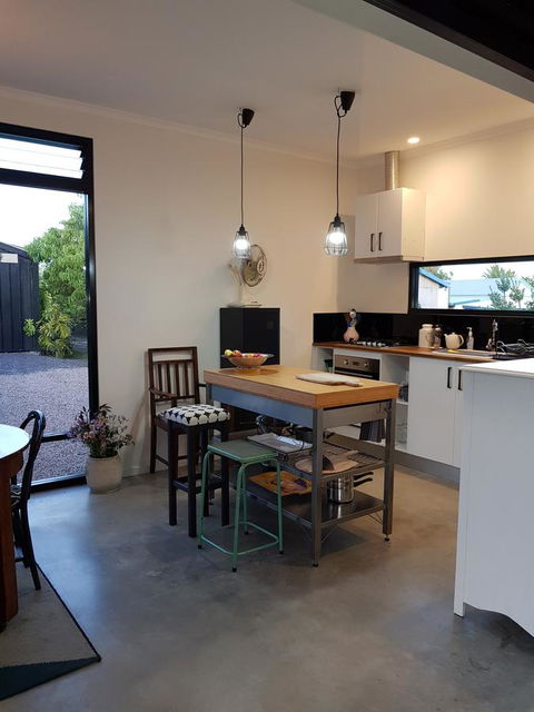 Sinclair Eco House - ACT Tourism 9