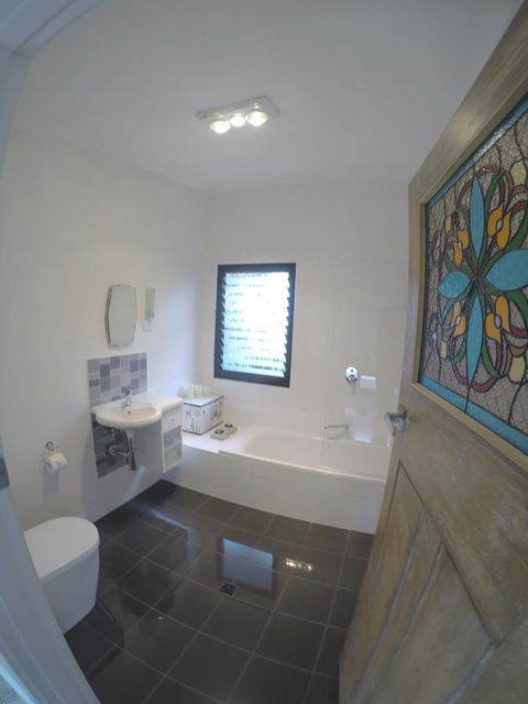 Sinclair Eco House - ACT Tourism 7