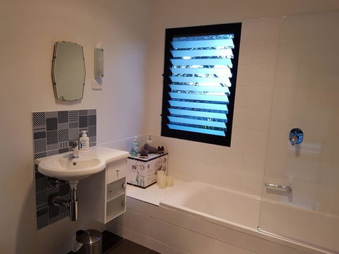 Sinclair Eco House - ACT Tourism 25